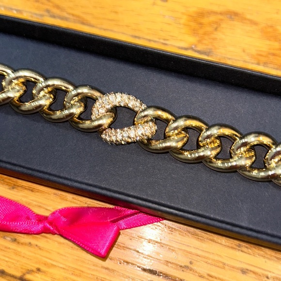 Victoria’s Secret Gold Tone Angel Bracelet - Picture 2 of 4